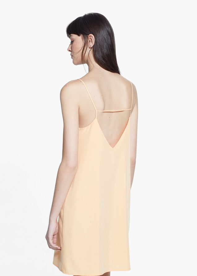 Relaxed Cutout-Back